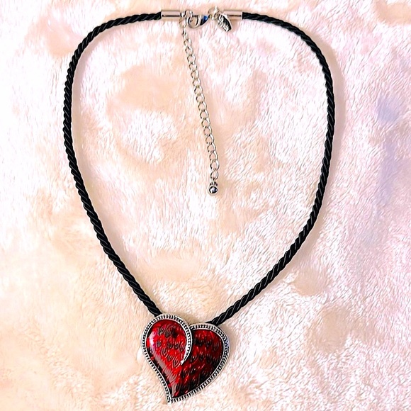NWOT ♥️ LIA SOPHIA 15” RED & SILVER HEART PENDANT ON BLACK ROPE CHAIN NECKLACE - Picture 3 of 11